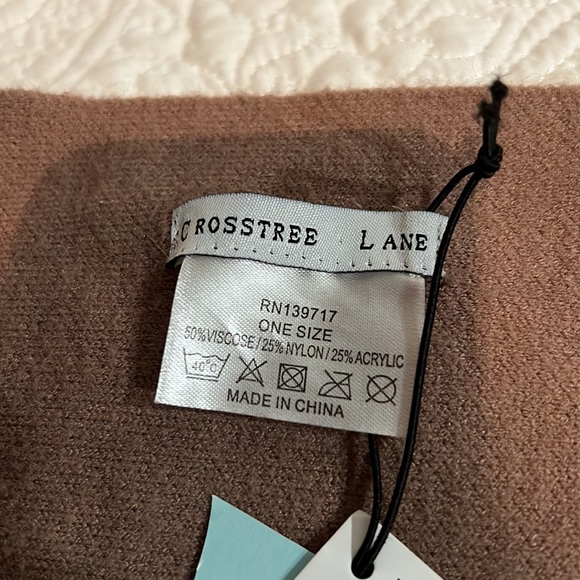 Crosstree Lane Tourterelle floral design autumn wrap, one size, NWT - Picture 12 of 15